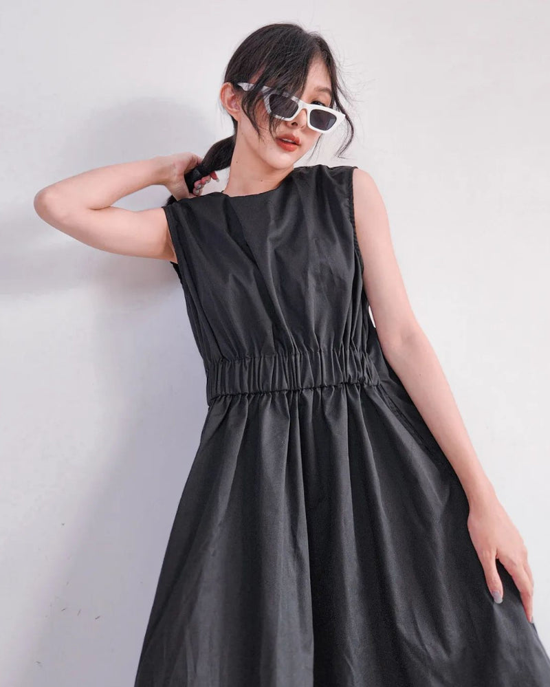 Women Olivia Sleeveless Black Midi Dress