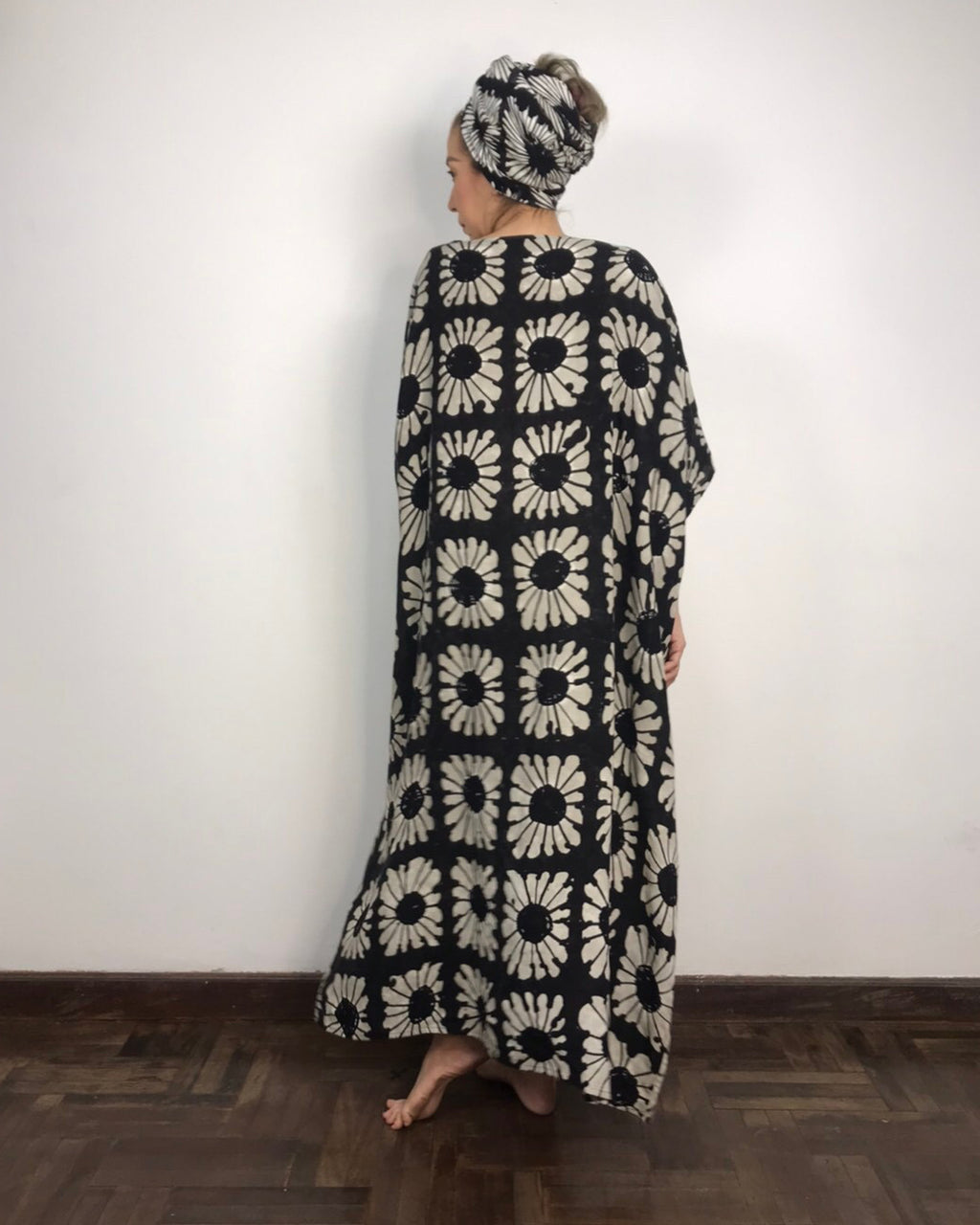 Women Daisy Reversible Maxi Kaftan